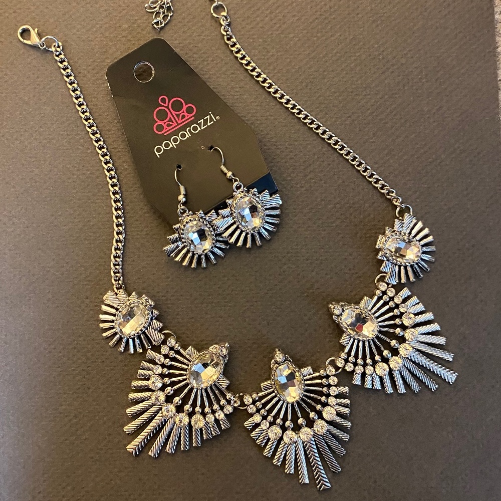 Fashion jewelry set necklace and earrings